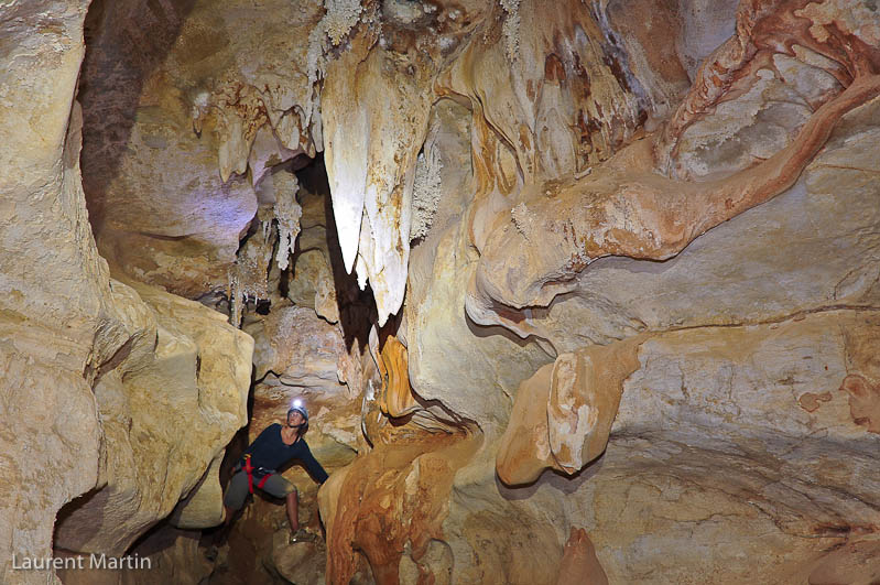 Séverine en opposition, grotte d'Anjohy Bevato